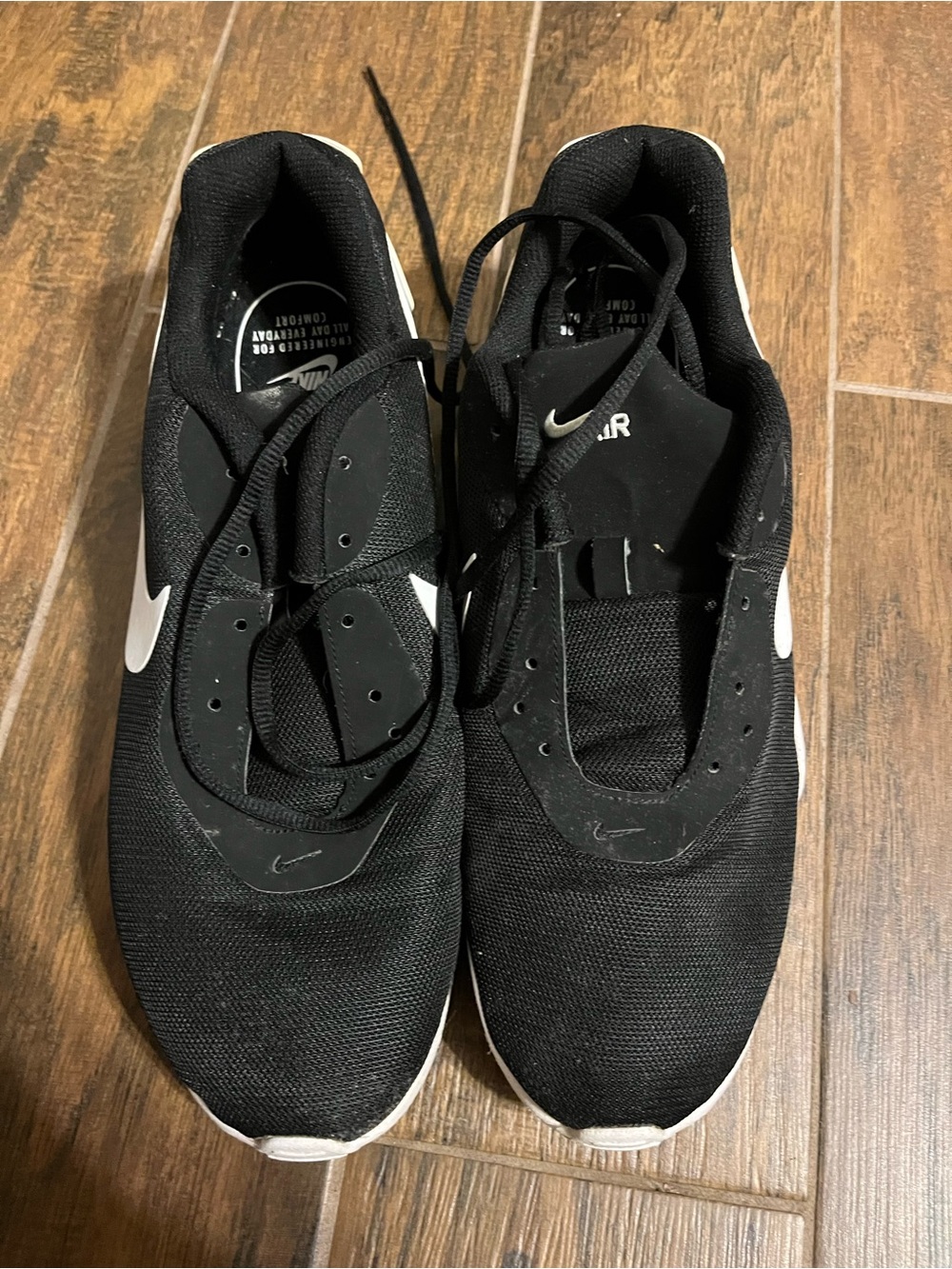 Nike Black and White Men's Low-Top Sneakers